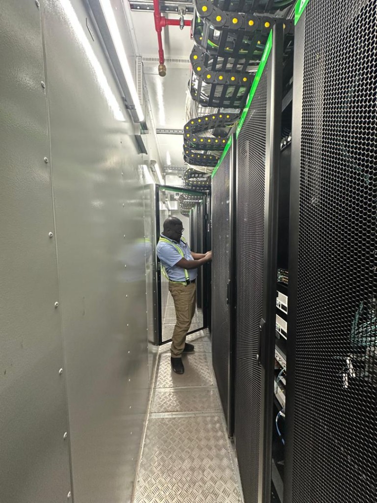 Technicien IPS — maintenance en salle serveurs